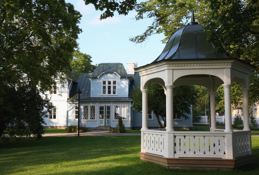 Lahe Guesthouse Haapsalu Εξωτερικό φωτογραφία